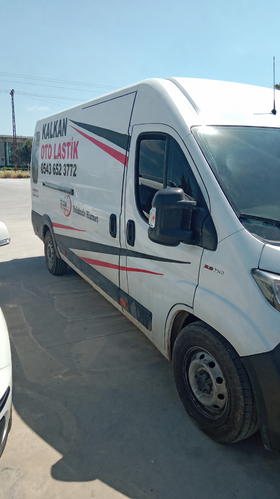 Yol yardım lastik hizmeti